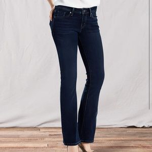 Levi Jeans- Dark washed. Bootcut